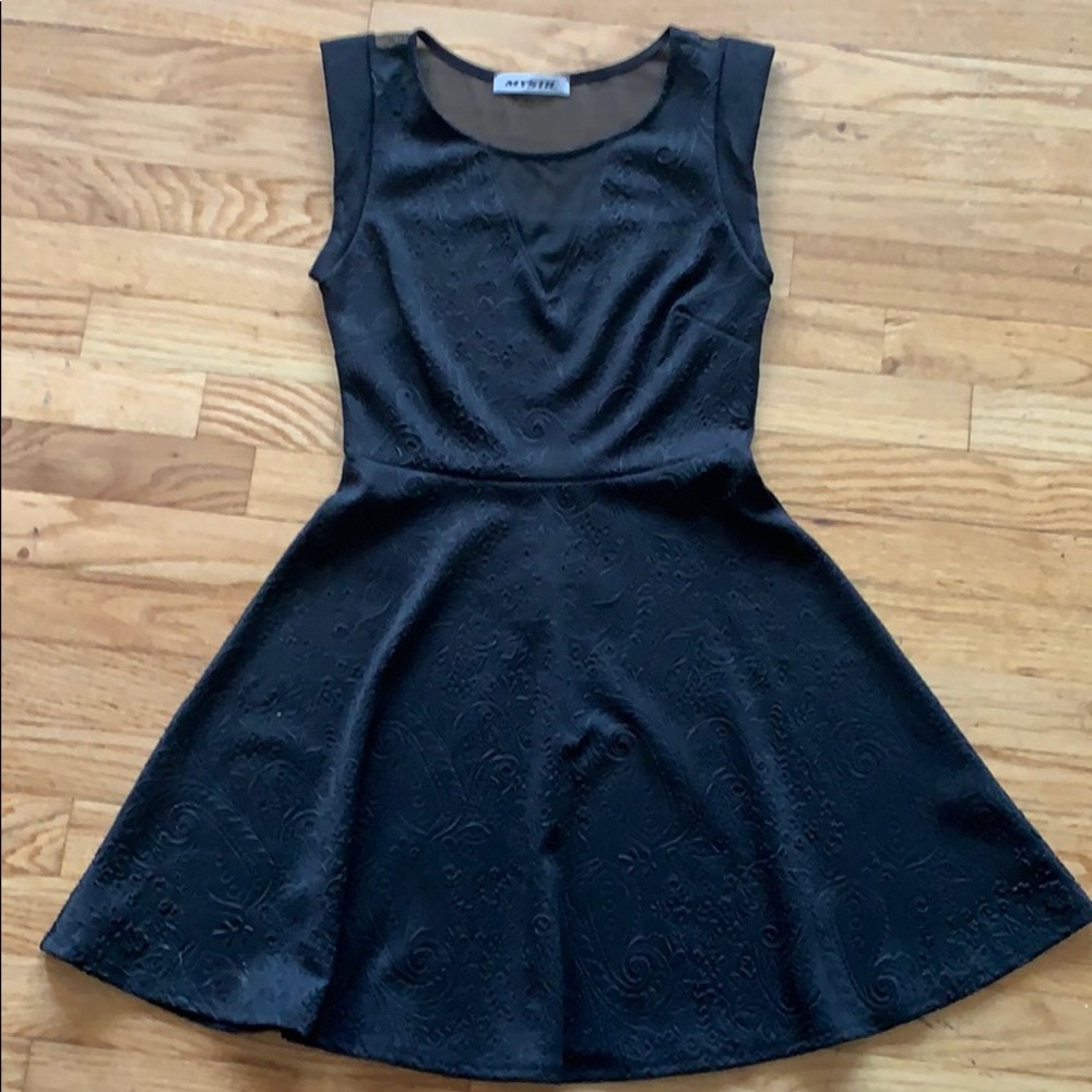 Adorable skater dress.